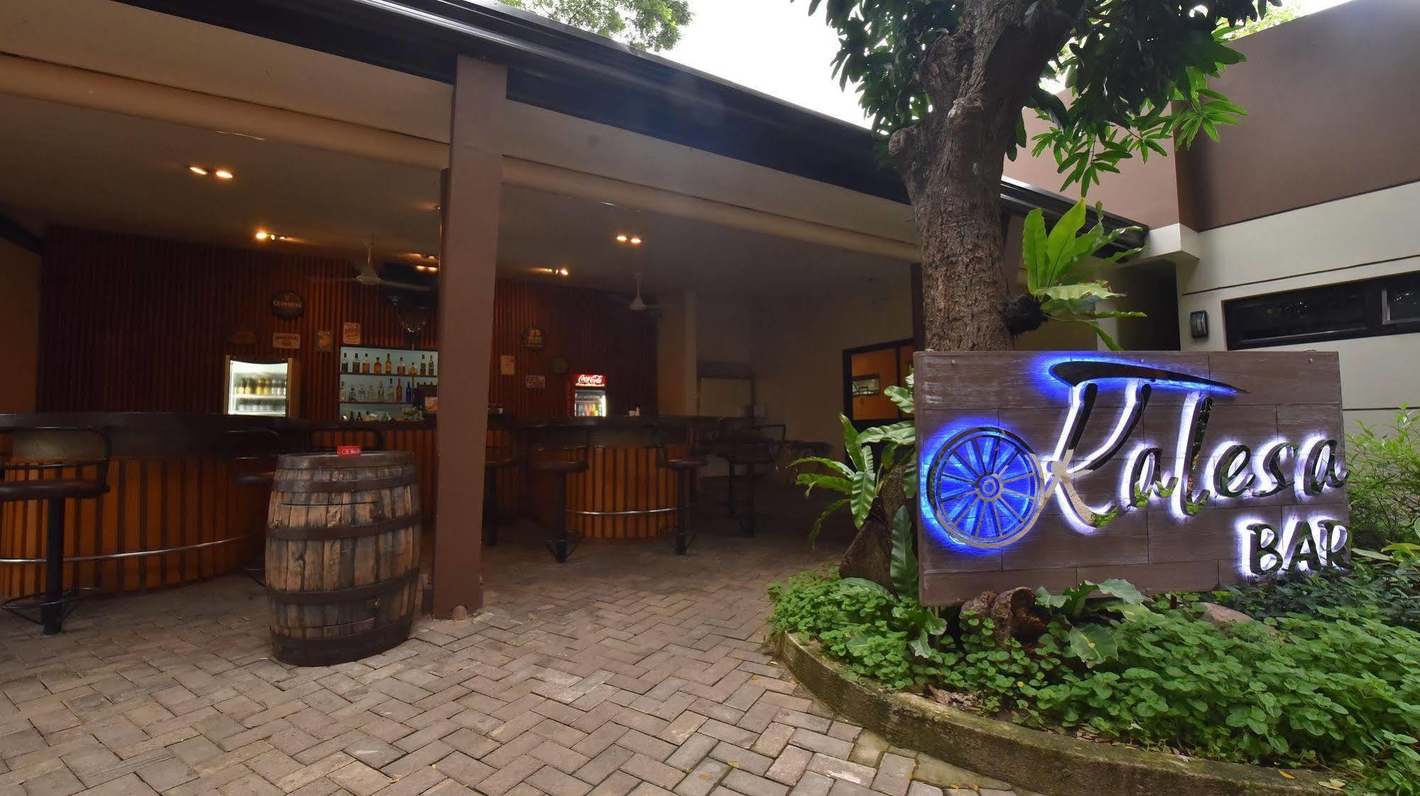 Batangas Country Club Hotel Exterior photo